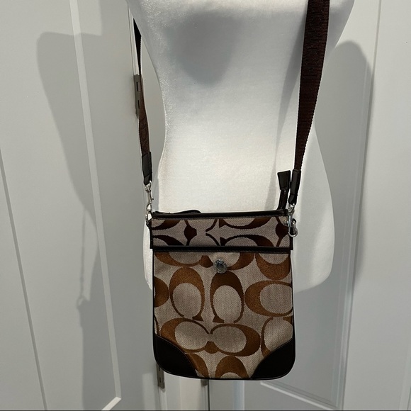 Coach Handbags - Coach Crossbody bag